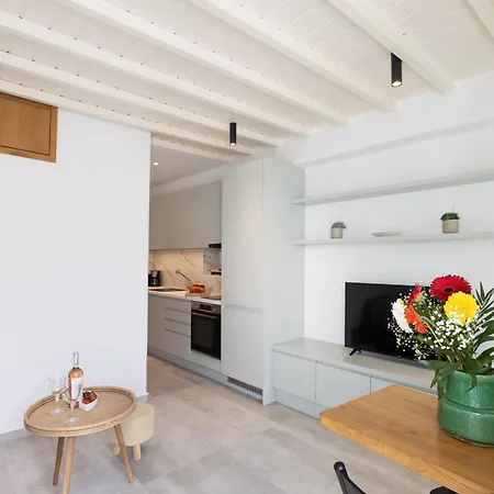 The Mykonos Bougainvillea Townhouse *